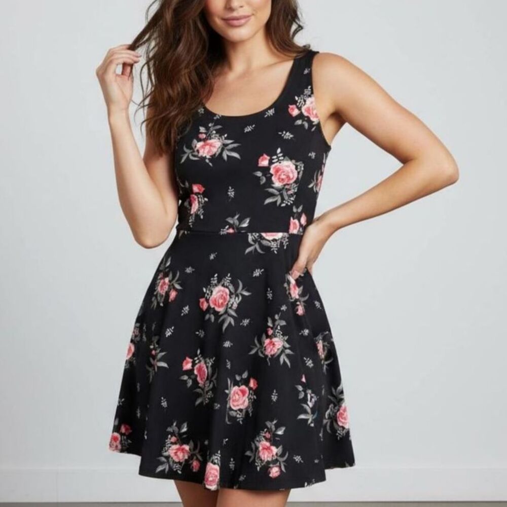 BNWOT Womens 90s Vintage Style Sexy Sleeveless Black Floral Rose Dress by H&M